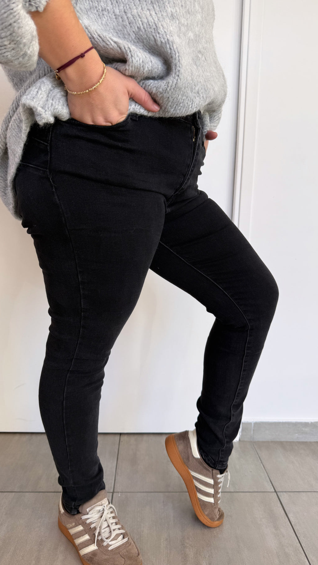 PUSH UP SLIM BLACK